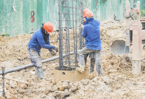 Wet process bore pile installation in construction site