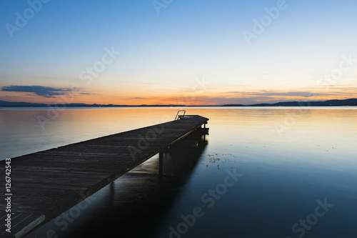 Tramonto sul lago photo