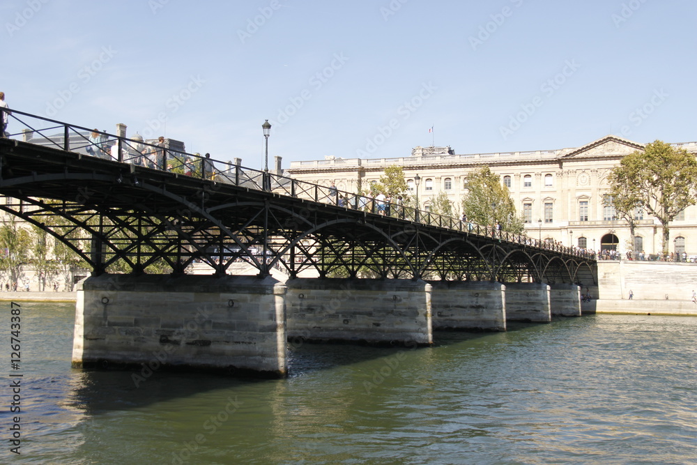 Pont des Arts sur la Seine à Paris	