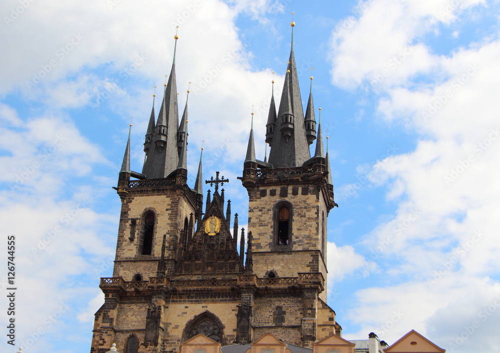 Clochers de l'église Notre Dame de Týn à Prague
