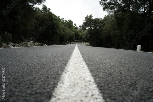 strasse durchgezogene linie I