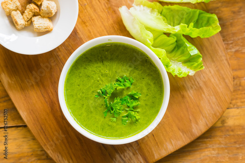 spinach soup, vegetarian food..