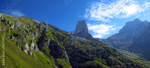 Panorama of the Naranjo de Bulnes, Picu Urriellu photo