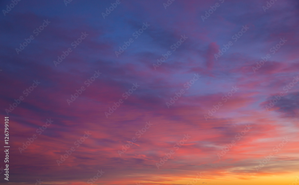 Naklejka premium Pink and Blue Sunrise Clouds Landscape