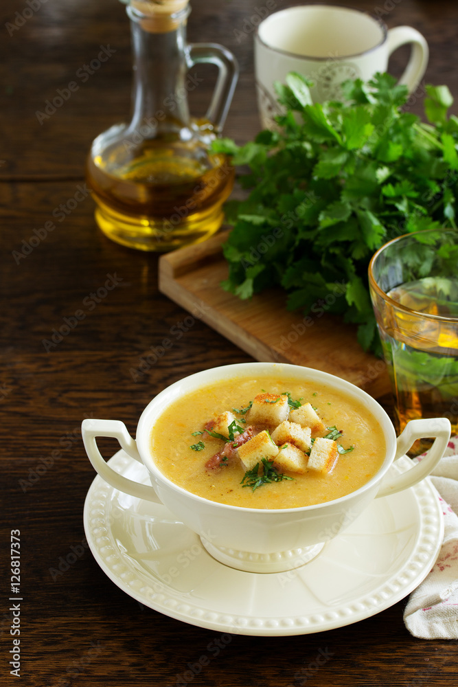 Pea soup with smoked ribs and croutons. Pea soup with smoked ribs and croutons.