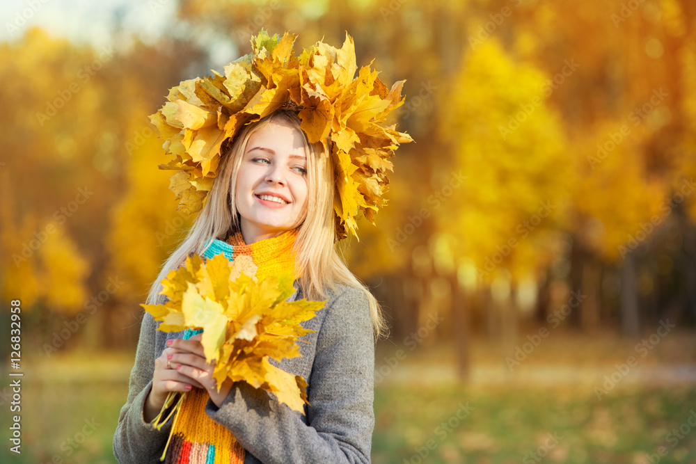 woman in autumn park