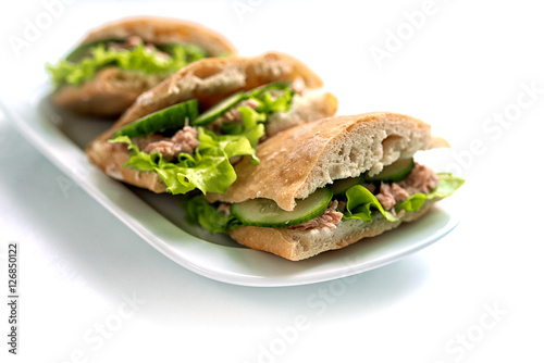 tuna sandwiches with lettuce