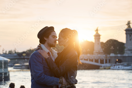 Photography Young couple visiting paris