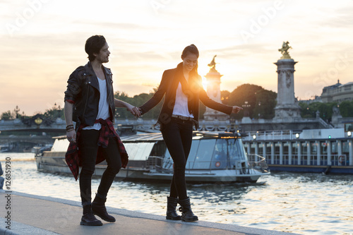 Photography Young couple visiting paris