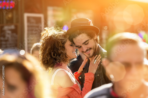Photography Young couple visiting paris