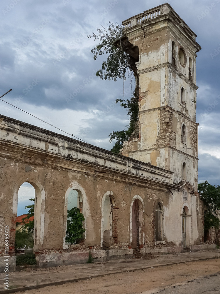 Fototapeta premium Church in Angola destroyed by the long civil war