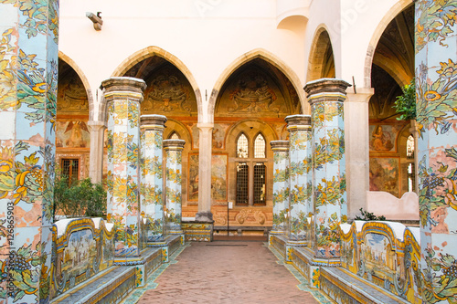 Fototapeta Naklejka Na Ścianę i Meble -  the cloister of Santa Chiara monastery, Naples, Italy 

