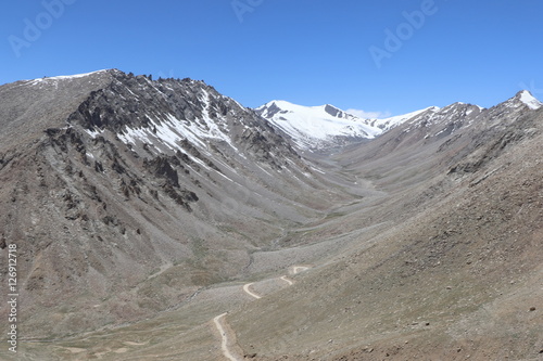 Himalaya mountains, India's Deadliest, very treacherous and adventurous roads, Kargil-Leh Highway passes through here. © mds0
