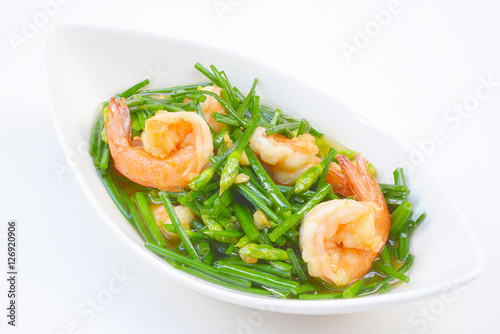 stir-fry flowering chinese chives with prawns