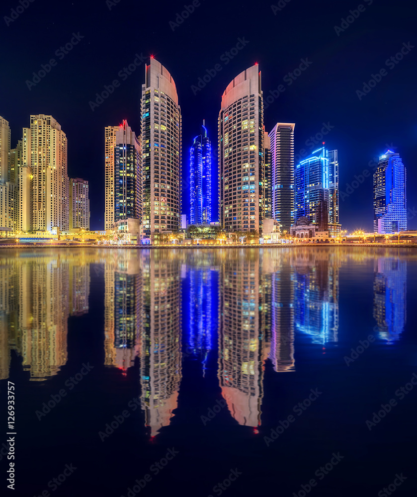Fototapeta premium Dubai Marina bay, UAE