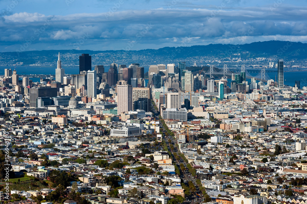 Obraz premium View on Downtown San Francisco from Twin Peaks