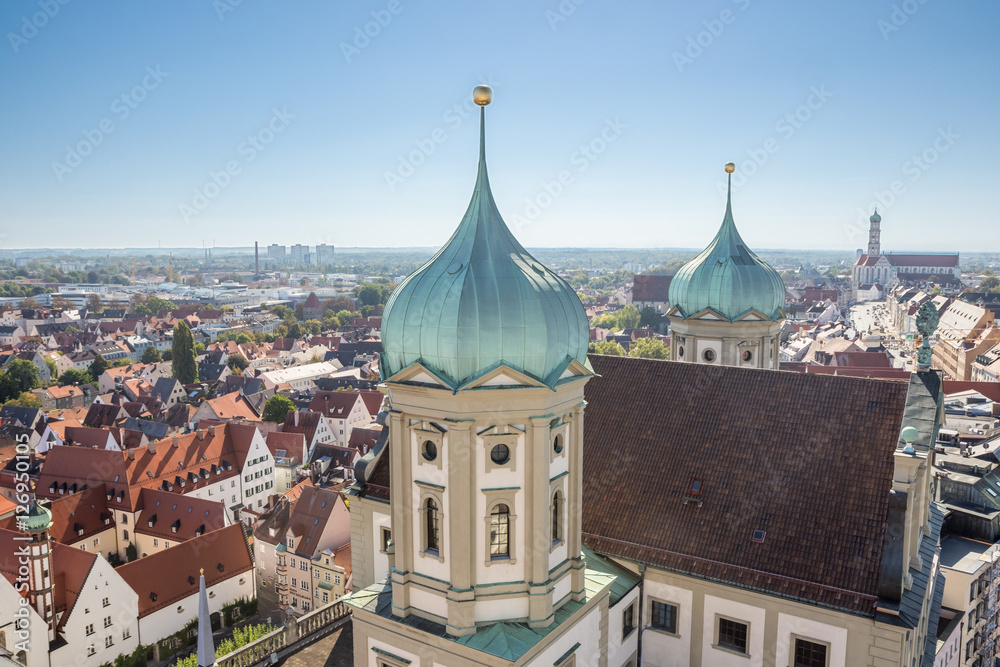 Fotografia Looking down on Augsburg, seen from the Perlach Tower