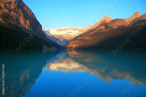 Lake Louise - Alberta - Canada © chromoprisme