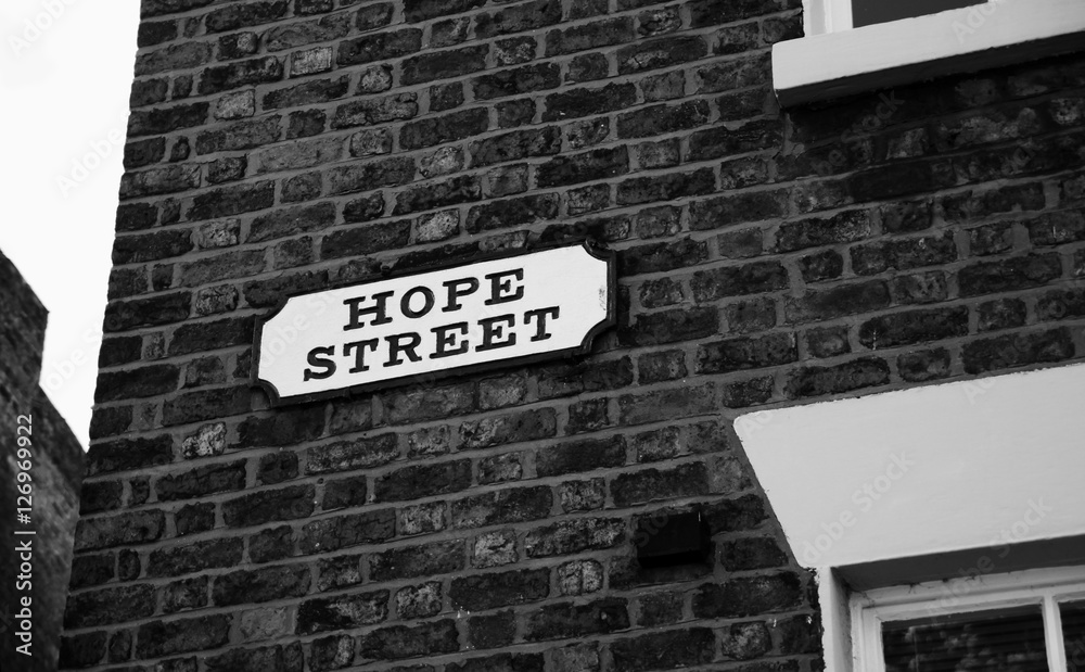 Fototapeta premium Hope Street Sign on Brick Wall, Liverpool