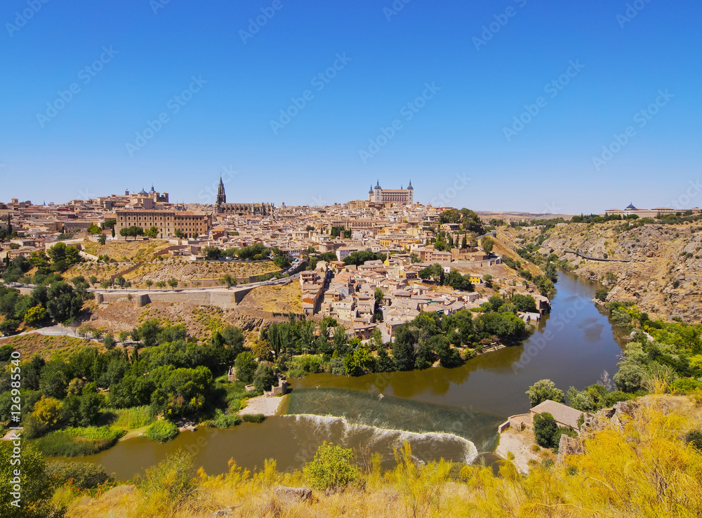 Spain, Castile La Mancha, Toledo, View over the Tagus River towards the Old Town..