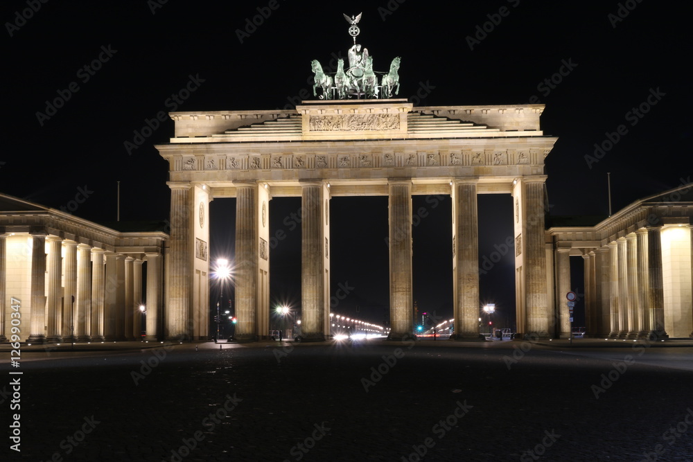 Obraz premium Brandenburger Tor bei Nacht 