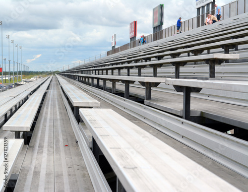 Bleachers Horizontal/Metal bleachers
