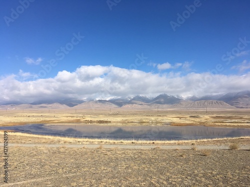 озеро в высокогорной степи Алтай