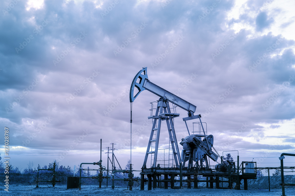 Oil well pump. Toned. Oil well pump. Toned.