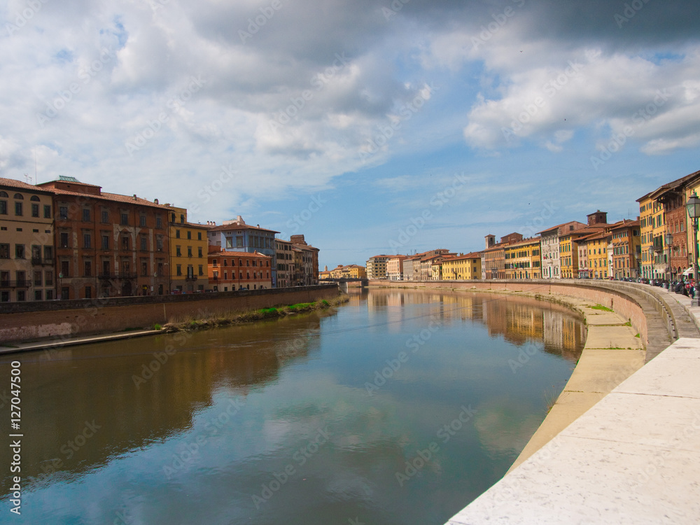 Fototapeta premium Preciosa vista del rio de Florencia