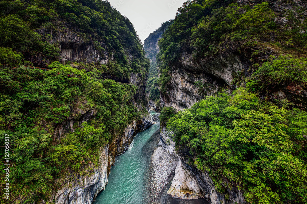 Fototapeta premium View of Taroko Gorge and Hiking Trail of Jhuilu Old Trail in Taroko National Park , Hualien, Taiwan