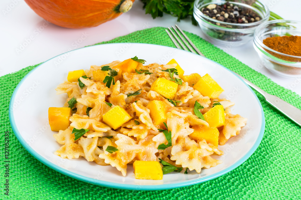 Farfalle with pumpkin and carrot sauce Farfalle with pumpkin and carrot sauce
