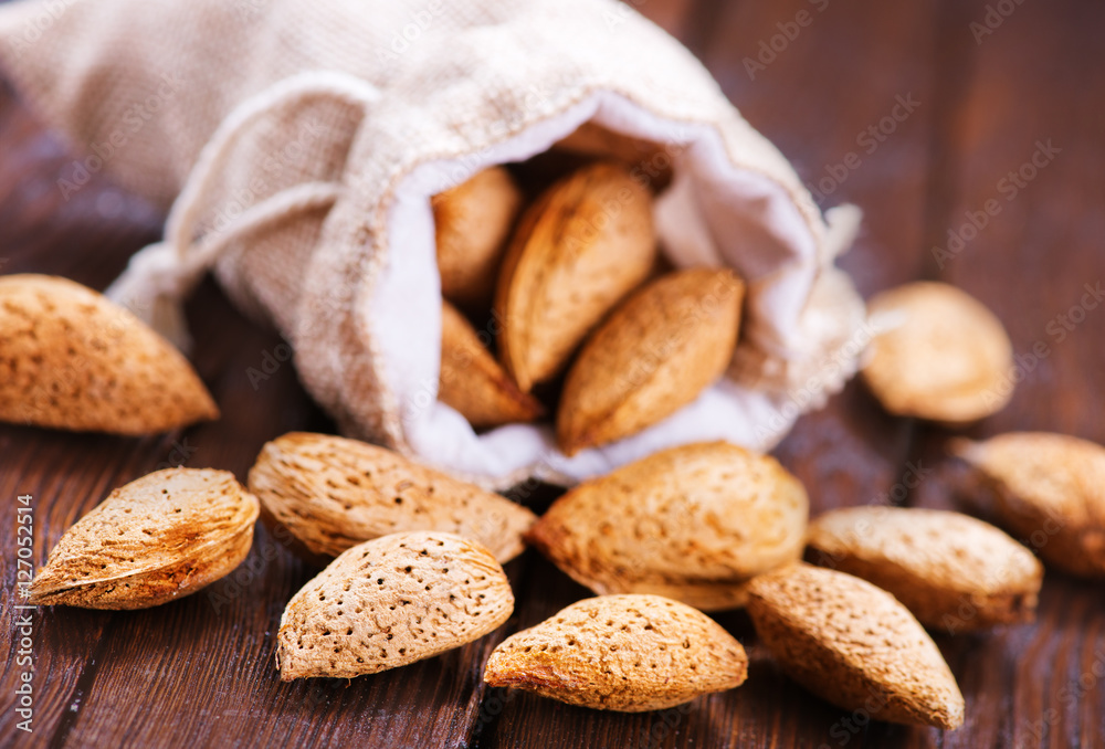 almond almond