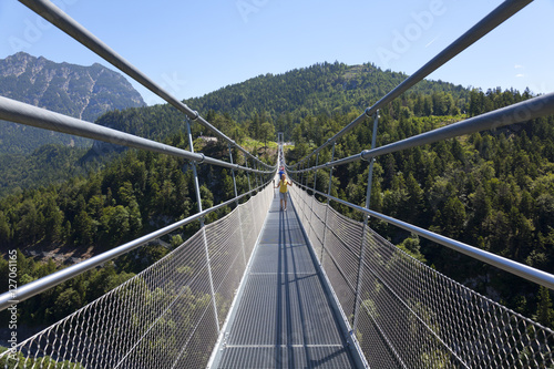 Fototapeta Naklejka Na Ścianę i Meble -  Hängebrücke bei Reutte, Österreich