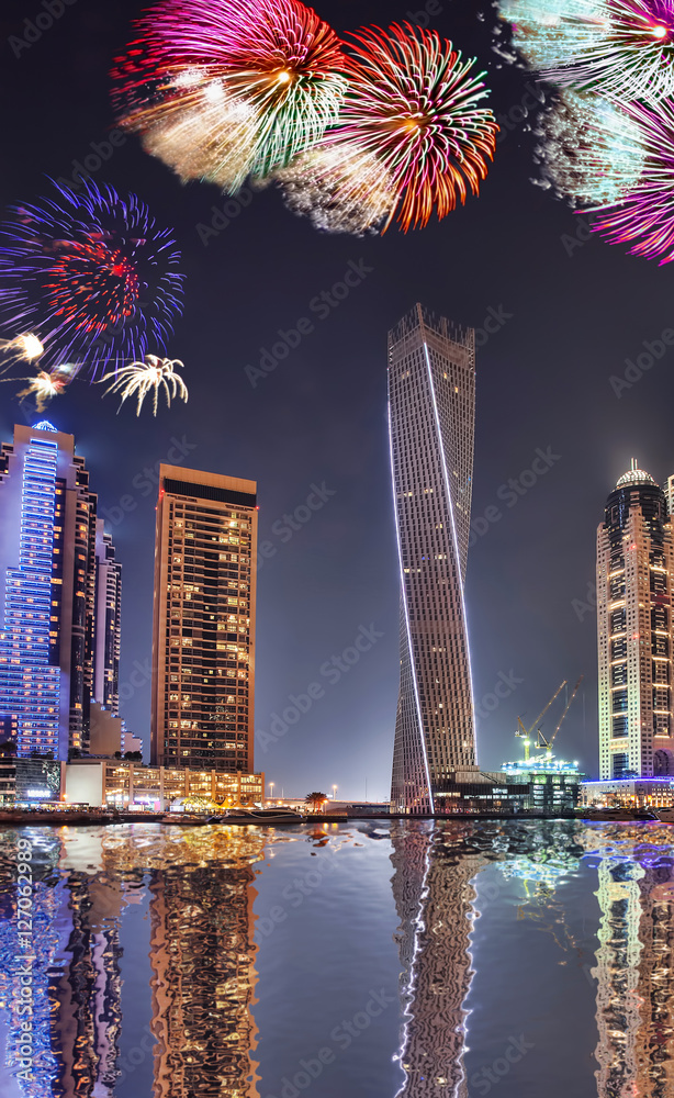 Fototapeta premium New Year fireworks display in Dubai Marina, UAE