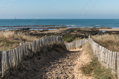 Chemin dans les dunes vers la plage de la Paracou (Les Sables d'Olonne)