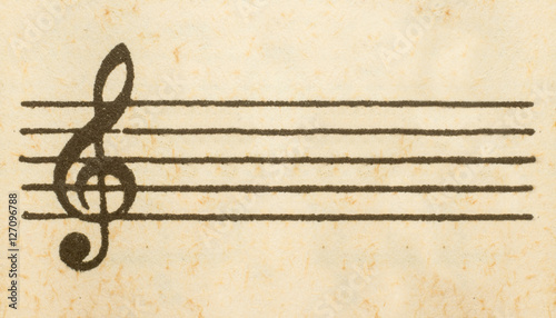 Treble clef on the stave- Chiave di violino su pentagramma