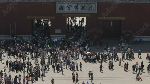 Wallpaper Mural WS HA Large crowd in front of Forbidden City / Beijing, China Torontodigital.ca