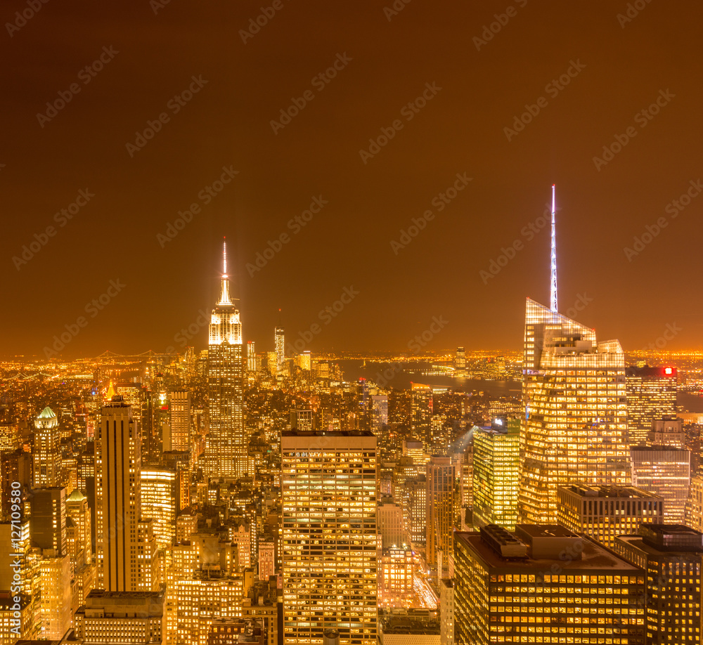 Fototapeta premium View of New York Manhattan during sunset hours