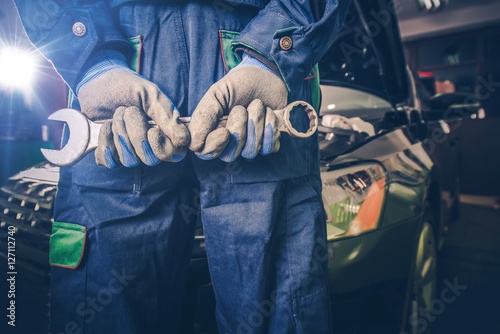 Cuadro en lienzo Car Mechanic Ready For Work