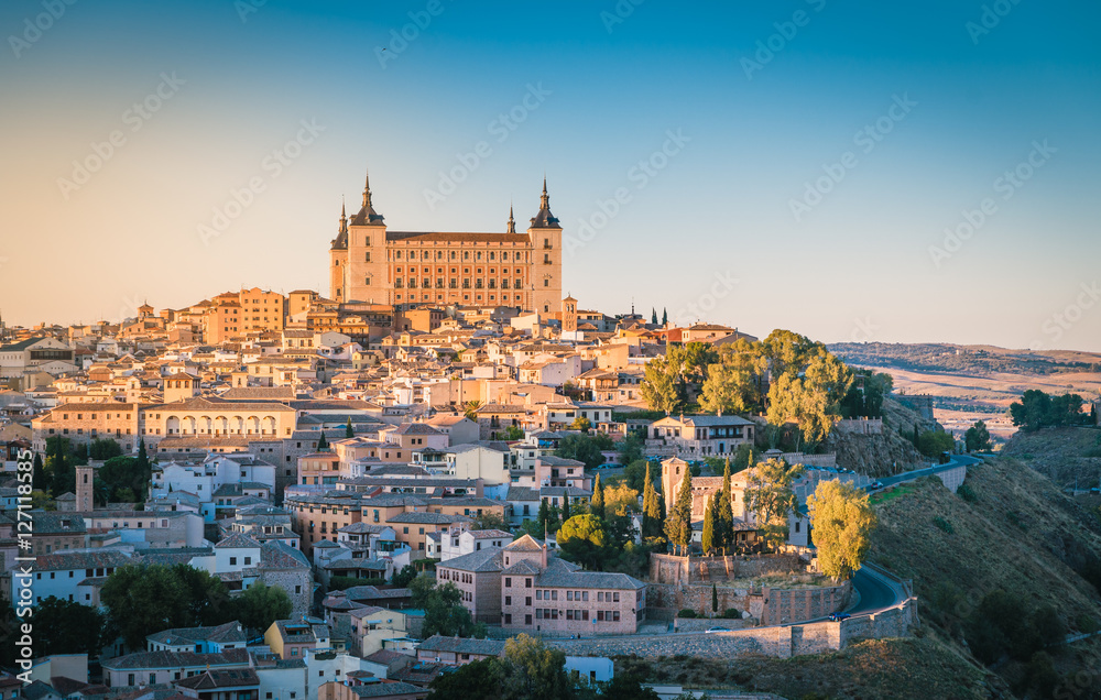 Toledo, Spain old town cityscape at the Alcazar. - obrazy, fototapety, plakaty 