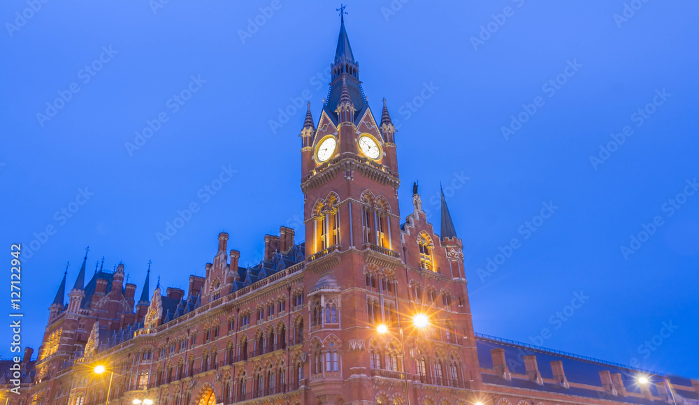 Fototapeta premium The Saint Pancras railway station, London, England.