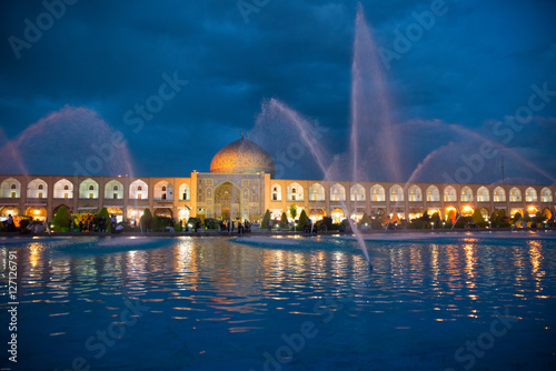 Mosquée du Cheikh Lutfallah sur la place de l'imam à Ispahan photo