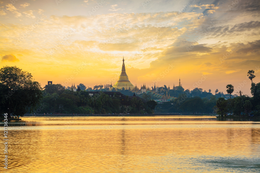 Shwedagon Pagoda at sunset, Yangon Myanmar