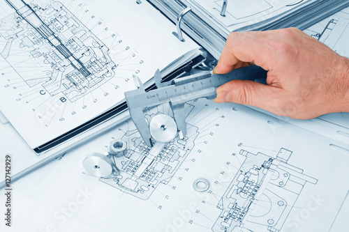 Foto mechanical scheme and calipers