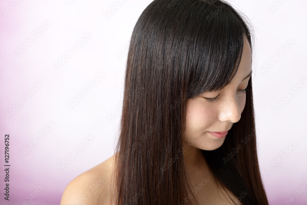 ロングヘアの女性 ロングヘアの女性
