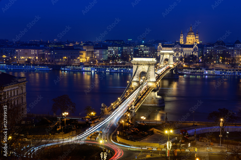 Fototapeta premium Chain bridge in budapest