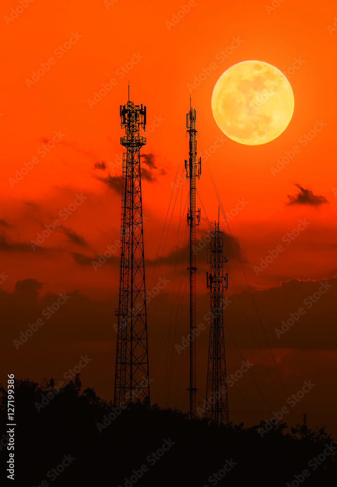 Fototapeta premium Silhouette telecommunications antenna for mobile phone with the Full Moon