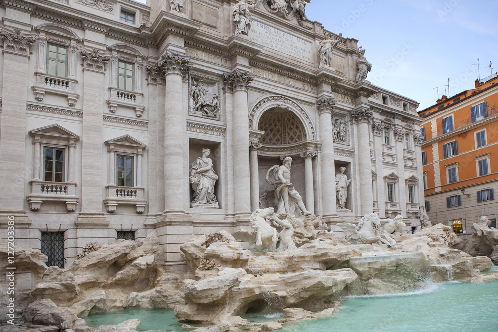 trevi fountain important traveling destination in rome italy