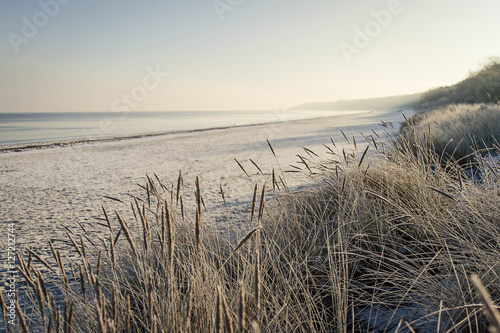 Fototapeta Zimą plaża nad Morzem Bałtyckim