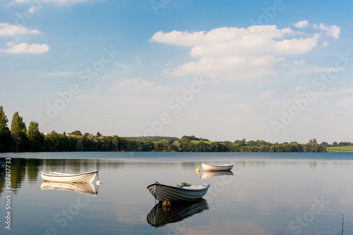 Ruderboote auf dem See zum angeln © penofoto.de